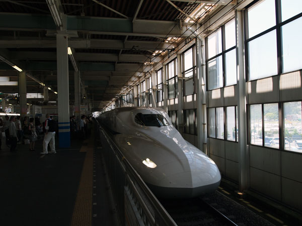 Shinkansen Arrival Shinkansen Arrival